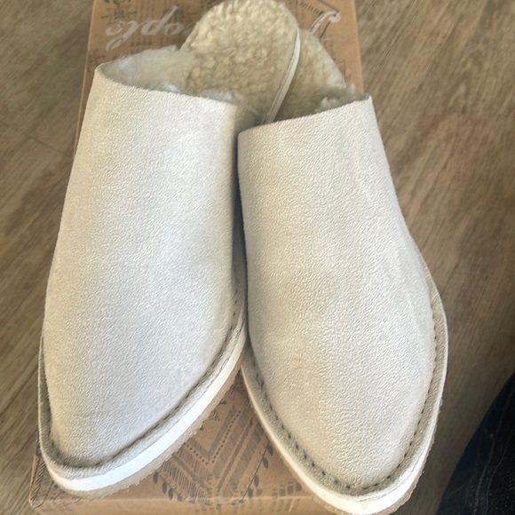 Free People Oatmeal Fur Lined Cozy Nova Loafer Flats 7.5 New